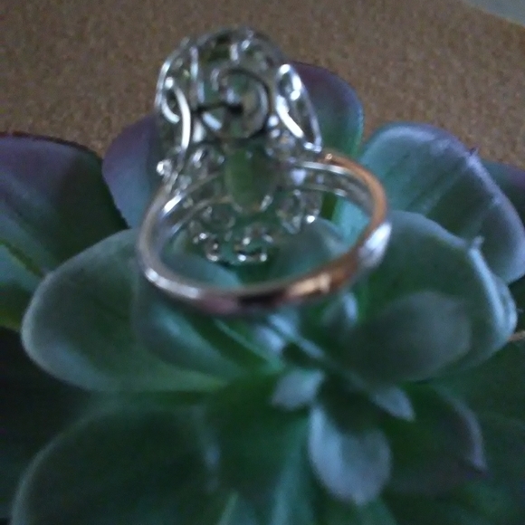 NWOT beautiful size 7 yellow quart ring - Picture 6 of 8